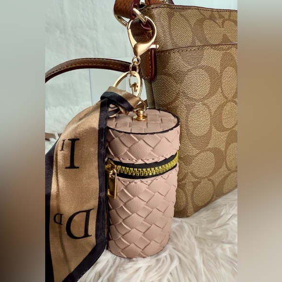 Woven‎ Bucket Bag Charm with Scarf Accent - Picture 3 of 9